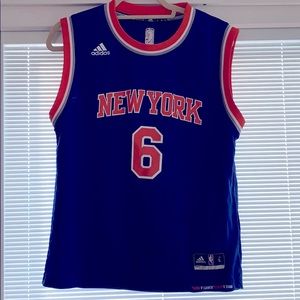 Mens Size Large Authentic NBA Knicks Jersey.